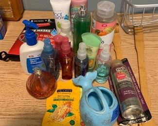 lot 4- LOT of bath items $10 