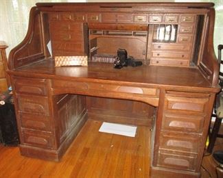 60" oak s-roll top desk