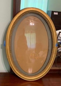 Vintage frame with Convex bubble glass
