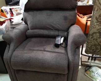 Recliner Lift Chair (like new) 