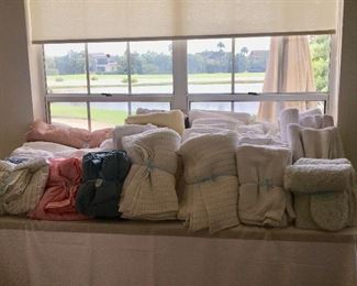 Great Linens and Pillows 