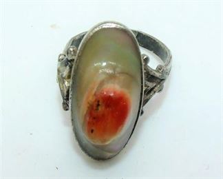 Lot 114
Sterling blister pearl ring