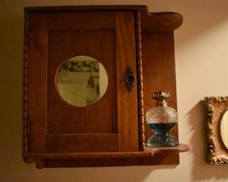 Very nice Antique Oak Wall Mount Cabinet 