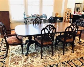 Stunning Drexel British accents dining room table with six chairs, and two leaves