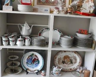 Tienshan Christmas dishes. Fitz & Floyd collectable. Hudson's Santa plates.