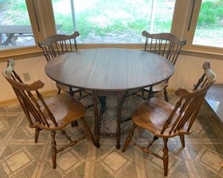 Beautiful maple drop leaf kitchen table with 4 matching chairs. The chairs are in good condition and the table is sturdy with some signs of wear on the wood surfaces. 48x36x31” leaves open 14x36x31” leafs closed Chairs: 19x20x36” https://ctbids.com/#!/description/share/953489