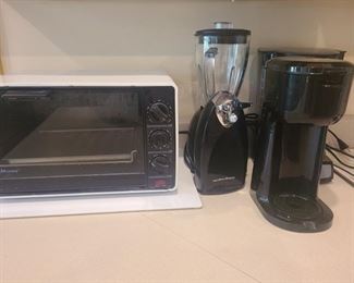 All appliances have been tested and do work. All are in pretty good condition. Munsey toaster oven Measures 16" x 12" x 10".  If you have company, the Mr.coffee coffee machine can make up to twelve cups at one time. Single cup coffee maker takes pods or ground coffee through filter. Perfect for when its just you needing a pick me up. Blender is perfect for everyday use, grate cheese in it, chop vegetables, grind seasonings or coffee beans, it will even liquify food. Plus if you love crushed ice it can turn those large cubes into the perfect crushed bits. https://ctbids.com/#!/description/share/953495