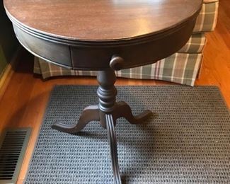 Vintage solid wood tripod leg tea table with a small drawer. The table is in good condition and measures 20” x 20” x 27”. Drawer measures 7” x 2”. https://ctbids.com/#!/description/share/953514