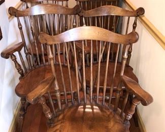 This lot contains a set of six brace back Windsor dining room chairs in good condition and measuring 13” x 17” x 36”. The ones with arm rest measure 17” x 20” x 38”. https://ctbids.com/#!/description/share/953538