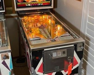 1974 Williams Lucky Ace Pinball Machine Vintage Original Pin Ball 71x24.5x53in HxWxD