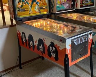1979 Bally KISS Pinball Machine Vintage Original Pin Ball 69.5in x 30.5x55in HxWxD