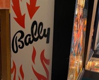 1979 Bally KISS Pinball Machine Vintage Original Pin Ball 69.5in x 30.5x55in HxWxD