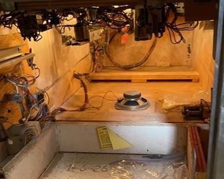 1979 Bally KISS Pinball Machine Vintage Original Pin Ball 69.5in x 30.5x55in HxWxD