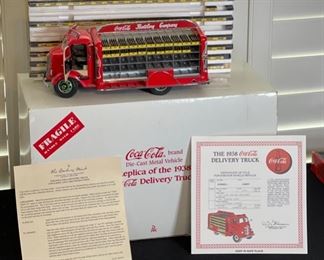 Danbury Mint 1938 Coca Cola Delivery Truck Diecast Box: 8x16x9.75in HxWxD
