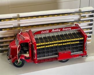 Danbury Mint 1938 Coca Cola Delivery Truck Diecast Box: 8x16x9.75in HxWxD