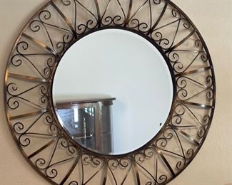 Lg Metal Frame Mirror Round