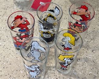 5pc 1970s Pepsi Pat Ward Glasses Collector Series Boris and Natasha 6.25in H x 3in diameter