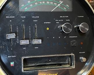 1970s Weltron Model 2001 Radio AM/FM/8-Track 13x10x10in HxWxD
