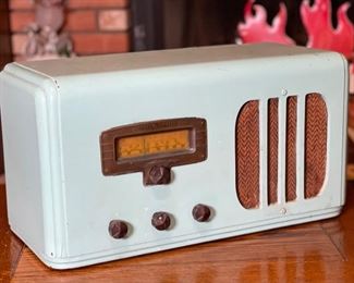 GE General Electric Tube Radio E-72 11x21x10in HxWxD