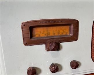 GE General Electric Tube Radio E-72 11x21x10in HxWxD