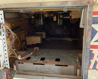 Bally Evel Knievel Pinball Machine 70x30x53in HxWxD