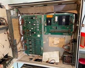 Bally Evel Knievel Pinball Machine 70x30x53in HxWxD