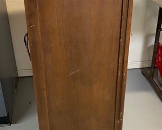 Atwater Kent Model 60 Tube Radio 38x25.5x15.5in HxWxD