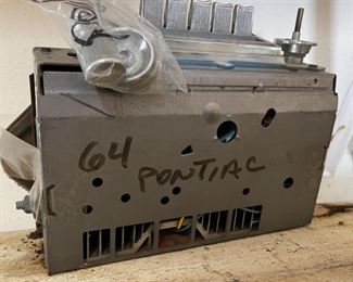 1964 Pontiac Radio 984077