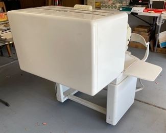 Vintage Ironrite Model 85 Ironer 39x30x19in HxWxD