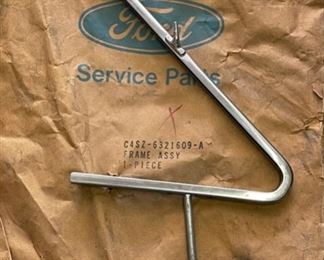 2PC Ford Vent Window Frame C4SZ-6321609-A Frame assy Pair 17x10in