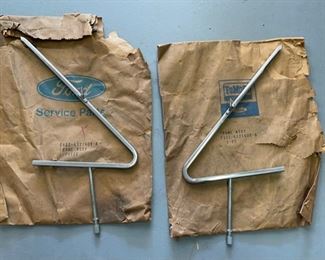 2PC Ford Vent Window Frame C4SZ-6321609-A Frame assy Pair 17x10in