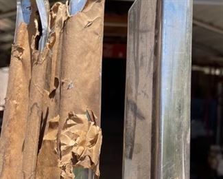 19 pc NOS 1949-52 CHEVROLET ROCKER PANEL MOULDING GM 3688947 LEFT 77in