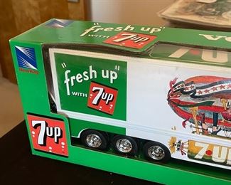 Newray 1:32 Volvo VN-780 7UP Diecast Truck Trailer Model w/ original box 24 inches long x 4 inches wide