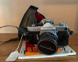 Minolta SR-7 Model V 35 mm Camera, Manual, and Case 4X6X4 HxWxD