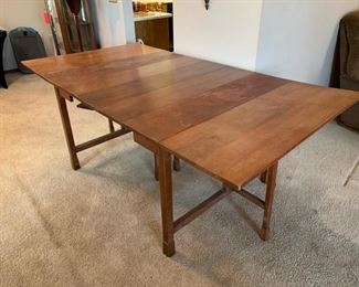 Walter of Wabash Drop Leaf Extension Dining Table 30x79x42 HxWxD