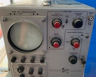 Tektronix 581 Oscilloscope with Cart and Probe Accessories 51x18x29 HxWxD