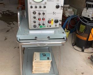 Tektronix 581 Oscilloscope with Cart and Probe Accessories 51x18x29 HxWxD