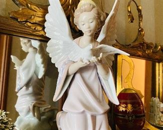 LLADRO ANGEL OF PEACE FIGURINE #6131