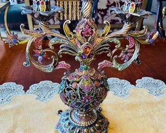 $4,000
ULTRA RARE JAY STRONGWATER MARILLA CANDELABRA 14" HEIGHT LIMITED EDITION 72/955