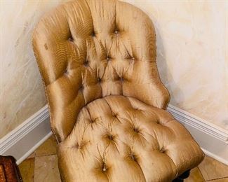 $100
BEIGE TUFTED CHAIR 
SOLD AS IS
(Stain)
23.5”W x 30.5”D x 31”H 