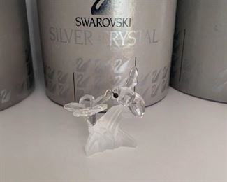 #110	swarovski 7615 bee and flower 	 $45.00 

