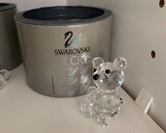 #124	Swarovski Bear 7637	 $20.00 
