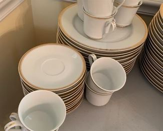 #83	Sheffield Regency gold china 12 plates and cup saucer $36 	 $36.00 
#84	Sheffield Regency gold china 18 extra plates 4 cups 	 $40.00 
