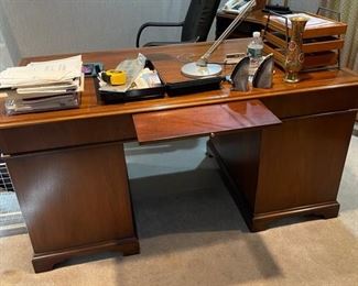 Office 1  Desk Executive