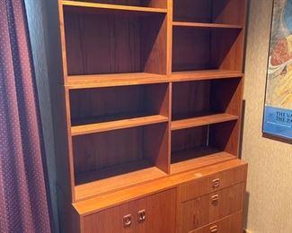 Office 3  Modular ShelvingCabinets Oak