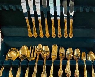 Wallace Flatware Service for Eight with Case Japan
