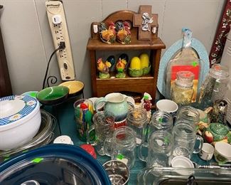 Assorted Kitchen Items