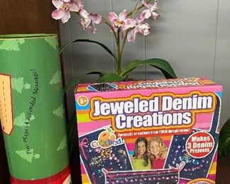 Jeweled Denim Creations Kit, Small Christmas Tree in one Container