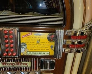 Wurlitzer Jukebox Model OMT 1015 (Turns On, Lights Change Color, Tubes Bubble, Track Playlist Book Flips, CD Arm Moves, Key Included, PLAYS & WORKS AS IT SHOULD!)