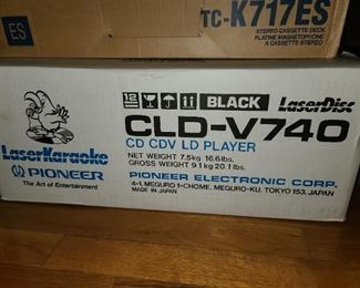 Pioneer Laser Karaoke CLD-V740 CD CDV LD Player